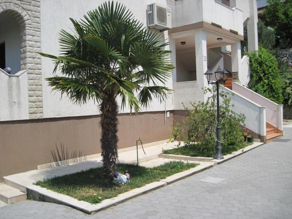 Apartments Renata Banjol Buitenkant foto